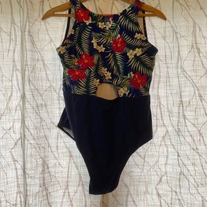 Like new 1 piece bathing suit